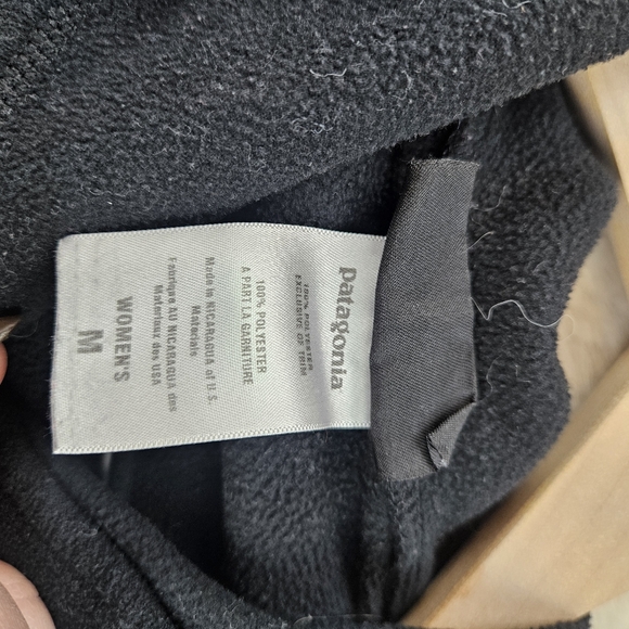 Patagonia Black Hoodie Women Medium - Picture 5 of 7